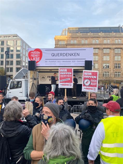 Medizinisches personal wird ab ende februar geimpft. Wir impfen Euch Alle! | Die PARTEI Frankfurt