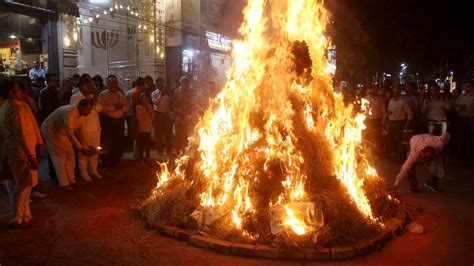 Happy Holika Dahan 2023 Here Are Important Dos And Donts You Must
