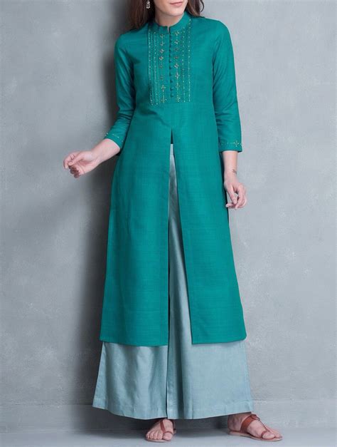 Pakistani Fashion Pakistani Dresses Indian Dresses Indian Outfits Indian Fashion Kurta