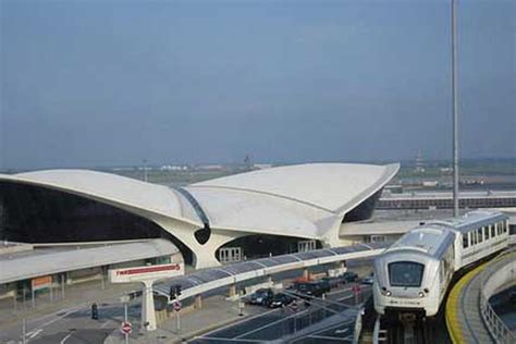Airport location the airport is located 15 miles southeast of manhattan. Where to Eat at John F. Kennedy Airport (JFK) - Eater NY
