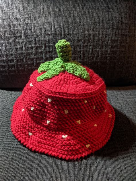 Strawberry Bucket Hat Rcrochet