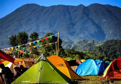 Of the amenities, there are clothes rack, terrace. 5 Lokasi Camping Ceria di Bogor, Budget Murah Pemandangannya Indah : Okezone Travel