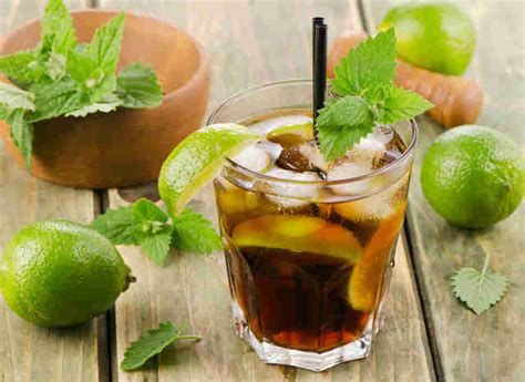 The main trick to the drink, if there is one, is to find a good ratio of rum to coke. Simple Rum Drinks: Easy Cocktail Recipes With Just 3 ...