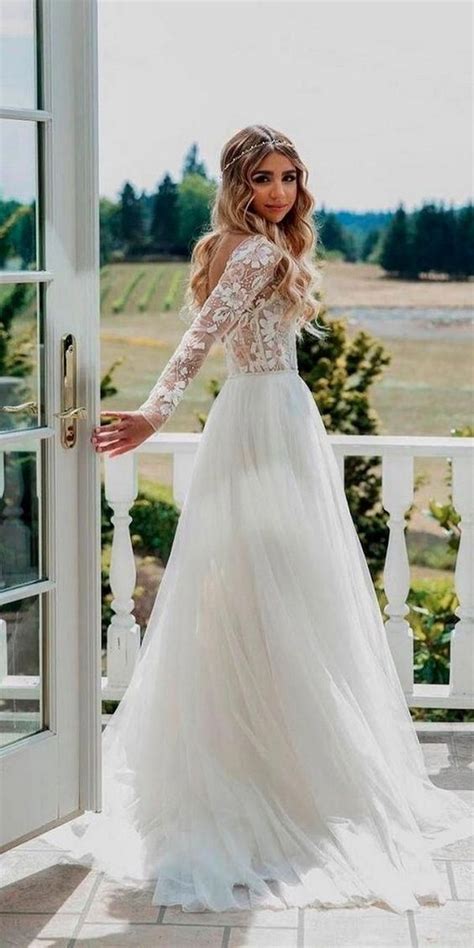 This style includes a rustic roughness combined with fanciful chic details. 15 Gorgeous Country Wedding Dresses You'll Love ...