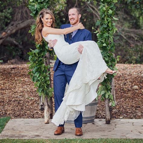 The sharp lens gives you fantastic coverage. 15 Best Canon Wedding Lenses in 2021