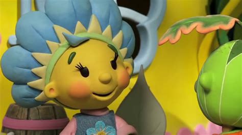 Watch fifi looking after the flowers in her garden and playing with her friends buttercup, daisy and bumble. Fifi and The Flowertots | Bumble's Magic | Full Episode ...