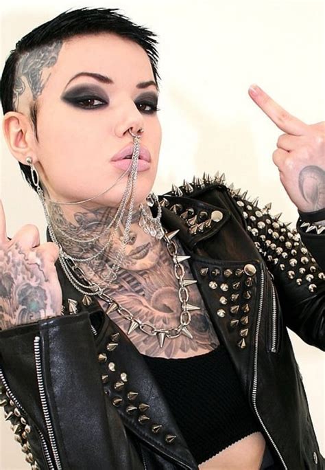 pin de sapphire madness en looks chica de metal chicas punk rock punk