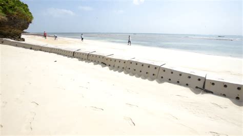 Indian Ocean Sandsaver Beach Erosion Solution Installation Beach