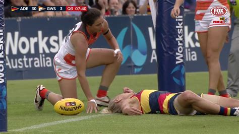 AFLW Erin Phillips Bounces Up From A Big Hit To Goal YouTube
