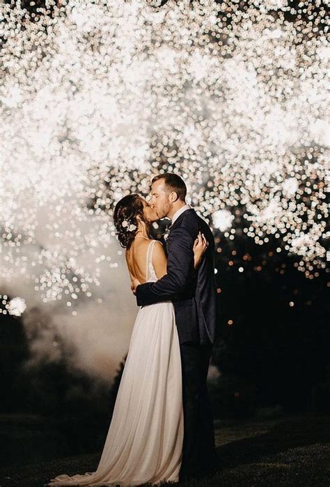 24 Romantic Wedding Kiss Photos Worth Stealing Creative Photo With
