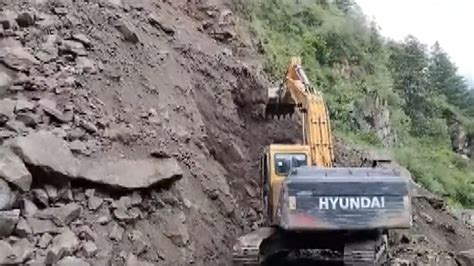 Himachal Pradesh Nh 5 Blocked Due To Landslide In Three Areas Of