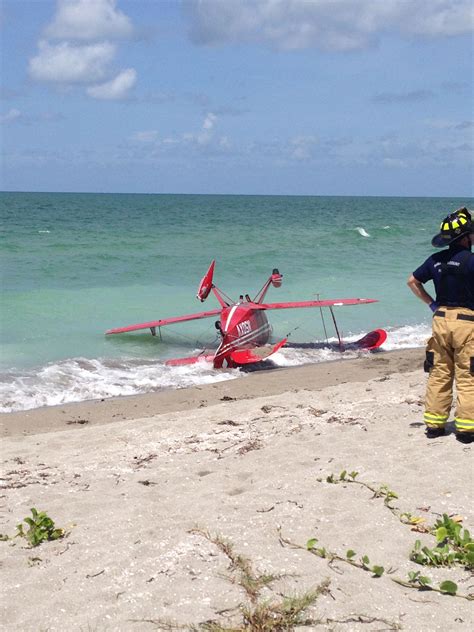 Small plane crash lands on Siesta Key beach | wtsp.com