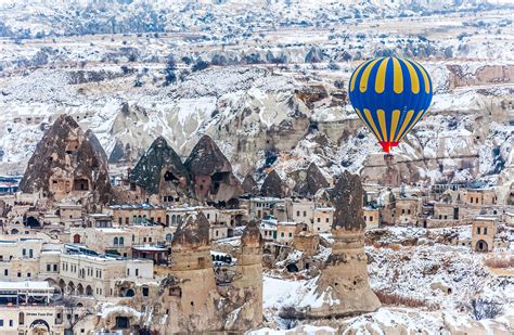 Winter In Göreme Cappadocia By Nejdet Duzen 2048x1336 Rturkeypics