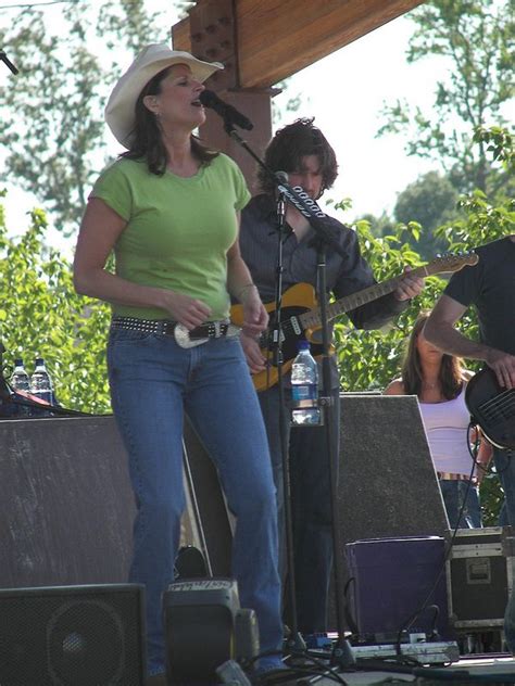 Country And Western Singer Terri Clark With Hands On Hips At The Artofit