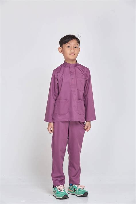 Since bread shelves are empty around these parts, i decided this was a perfect time to try your peasant bread recipe! Baju Melayu Modern Exclusive Kids Dusty Purple - Mother ...