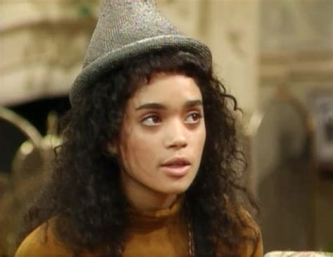 15 Times Denise Huxtable From The Cosby Show Proved She Was A Fashion
