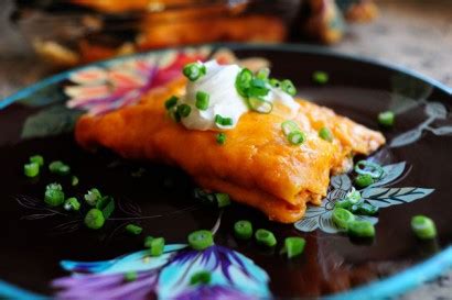 We have the easiest sour cream chicken enchiladas recipe packed with chicken, cheese and sour cream sauce. Sour Cream Enchiladas | Tasty Kitchen: A Happy Recipe ...