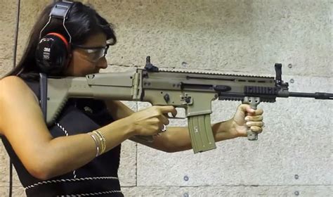 Nikki Haley Picture With Ar 15 Cindy Moran Viral