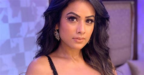 Nia Sharma Sexy Cleavage And Navel In Naagin 4 Cinehub