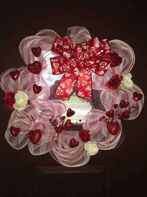 Valentines Day Deco Mesh Heart Wreath Etsy Wreaths Heart Wreath