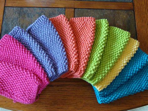 The radiating star center gives this dishcloth a nice texture. 10 Knit Dishcloth Patterns for Beginners