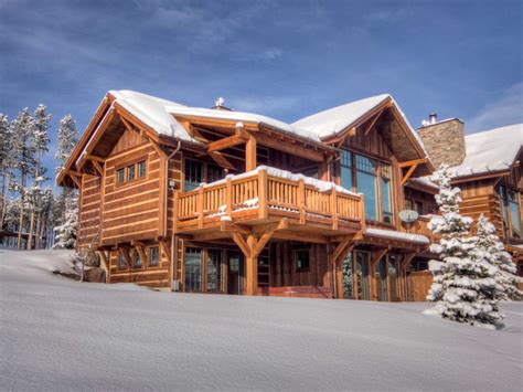 When you think of the typical rustic log cabin, you're probably picturing full scribe construction. Advantages of Custom Log Cabin and Log Home Kits | Urban ...