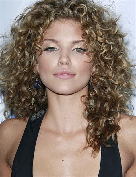 Female Celebrities With Naturally Curly Hair