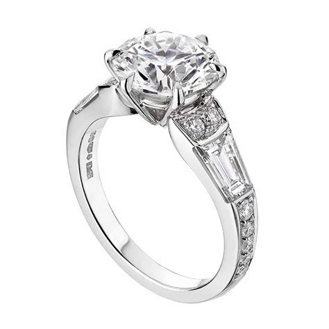 Property mogul and descendant of italian nobility, edoardo edo mapelli mozzi, proposed to princess beatrice of york in italy this september with a gorgeous art deco inspired ring. Princess Beatrice's Engagement Ring Is Stunning | The ...
