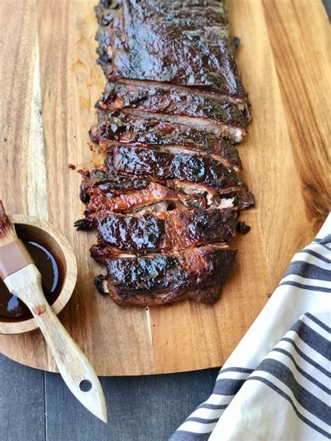 A full rack usually weighs between 1.5 and 1.75 pounds. How to Make Baby Back Ribs With Perfect Dry Rub For Oven Cooked, Smoked or Grilled Ribs - Super ...