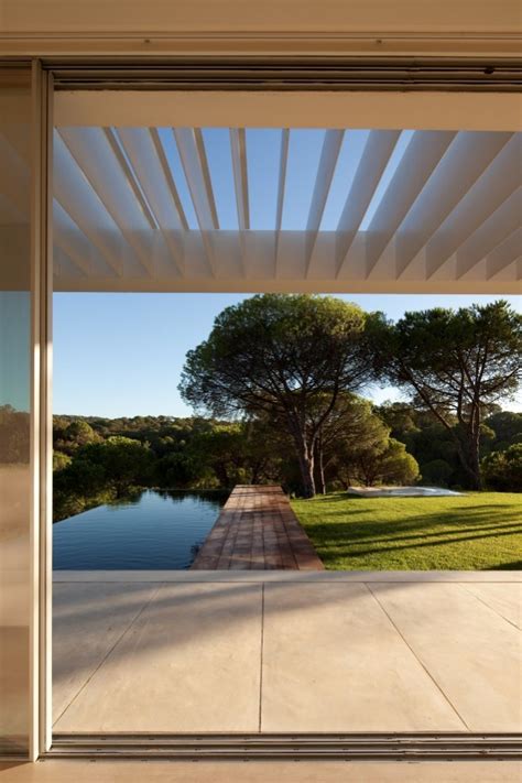 Portuguese House Reveals Multiple Meanings