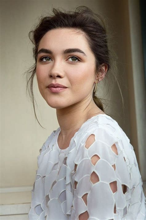 In fact, she freely admits to hating the genre. 'Midsommar' 2019 Sexiest Actress Florence Pugh Pics, Wallpapers, Biography | Florence pugh ...