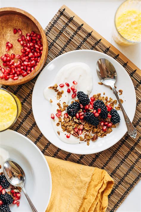 Granola Breakfast Bowls With Pomegranate And Blackberries
