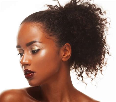 50 Trendsetting Curly Hairstyles For Black Women 2022