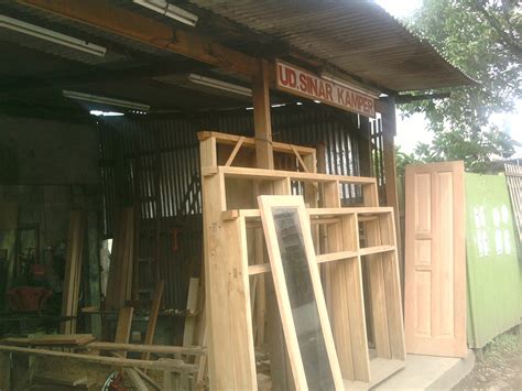 Seperti yang kita ketahui, kusen merupakan bagian penting pada pondasi rumah. Harga Pintu Kayu Kamper Oven