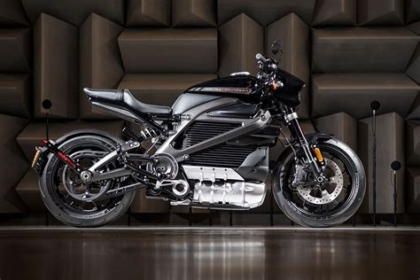 Actual range will vary depending on riding habits, ambient weather and equipment conditions. Harley-Davidson LiveWire Electric Motorcycle | Uncrate