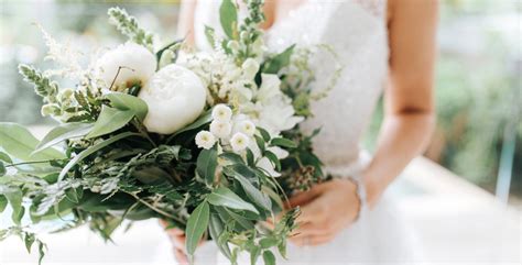 10 Questions To Ask Your Wedding Florist Modern Wedding