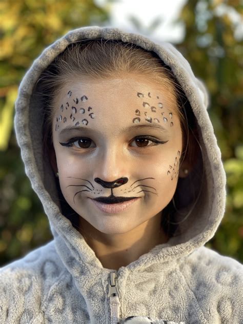 Simple Leopard Face Paint