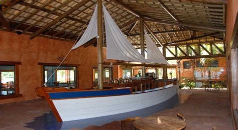 Nas piscinas, nossos clientes têm à disposição um bar aquático e garçons que. Tayayá Resort em Ribeirão Claro, Paraná