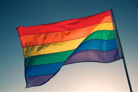 Entre e conheça as nossas incriveis ofertas. Dia do Orgulho LGBT entra para o calendário anual de Porto ...
