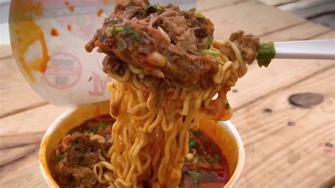 Burgers, wings and loaded fries. San Antonio food truck serves up delicious ramen bowl