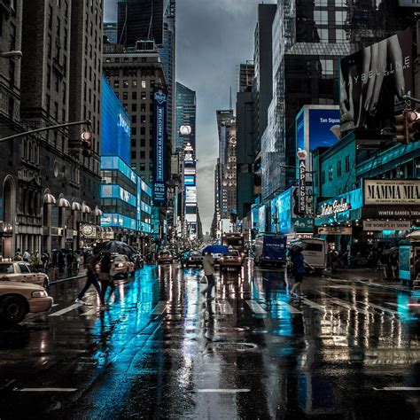 2048x2048 New York City Street Reflection Motion Blur Dark 4k Ipad Air