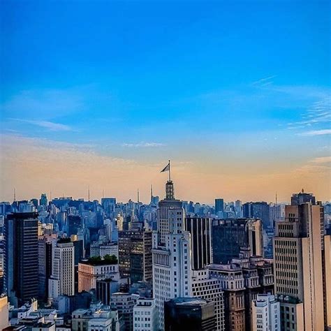 A linha central deste canal representa a linha de tendência do ipca tendo como base os dados dos últimos 100 meses. Farol Santander São Paulo SP | São paulo, Imagem de cidade ...