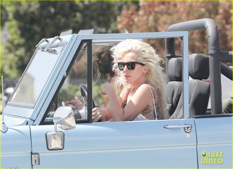 Lady Gaga And Bradley Cooper Shop Malibu S Vintage Grocers Photo 3749489 Bradley Cooper Lady