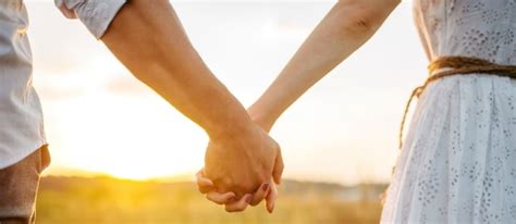 The 6 Ways Of Holding Hands Reveal A Lot About Your Relationship 2023