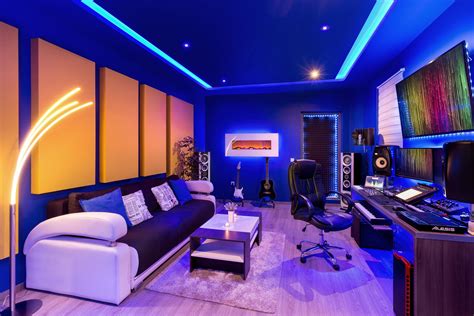 The ultimate gaming bed is a gamer's dream come true. My Music / Gaming Room : battlestations
