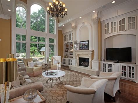 20 Beautiful Living Room Designs with High Ceilings