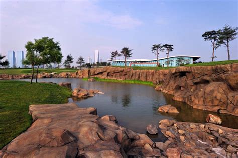 Songdo central park 1.8 km. yazdani studio: jack nicklaus golf club of korea
