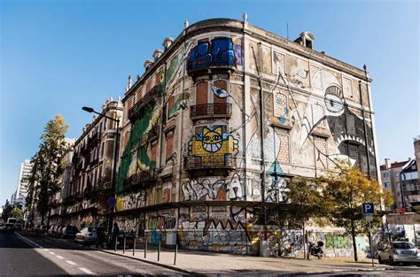 You can also easly walk to the city center. La ruta del Street Art de Lisboa: las paredes hablan ...