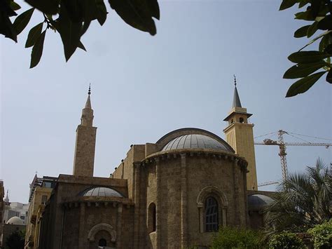 الجامع العمري الكبير الجامع العمري الكبير هو أحد أقدم المساجد في بيروت
