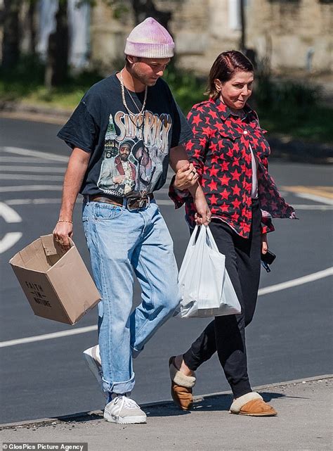 Sadie Frost Opts For A Relaxed Lockdown Look As She Steps Out In Slippers Daily Mail Online